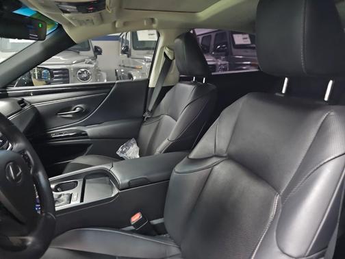 2023 Lexus ES 350 Base