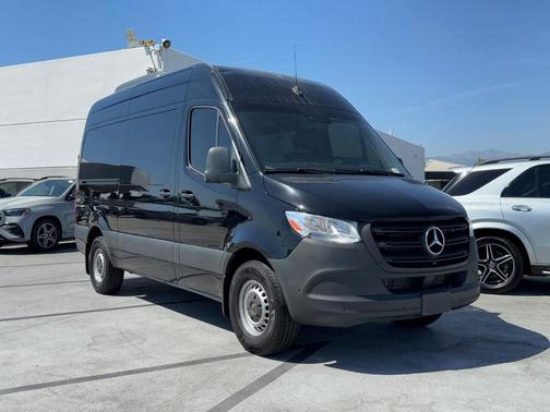 2024 Mercedes-Benz Sprinter 2500 144 WB Standard Roof Passenger
