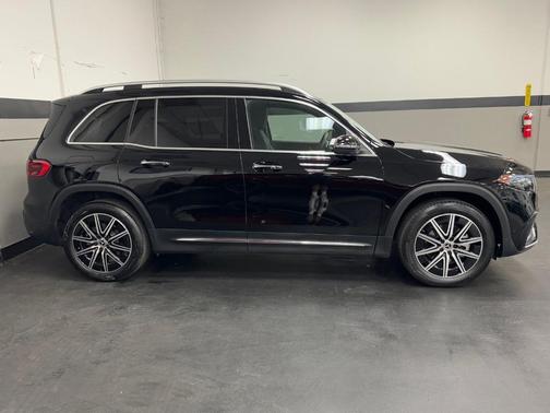 Midnight Black 2025 Mercedes-Benz EQB 250 Base