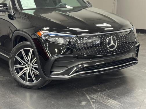 Midnight Black 2025 Mercedes-Benz EQB 250 Base
