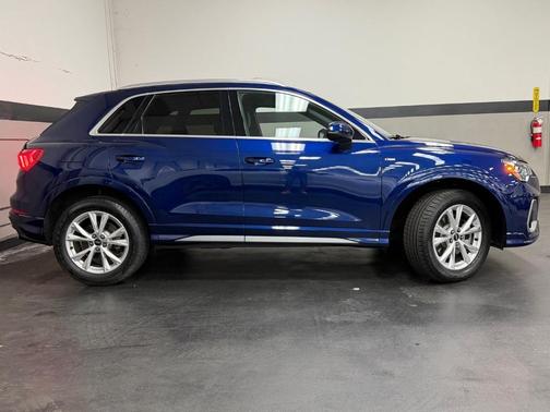 2022 Audi Q3 45 S line Premium