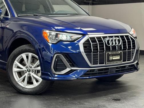 2022 Audi Q3 45 S line Premium