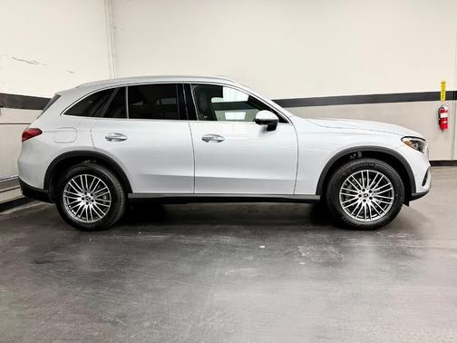 Verde 2026 Mercedes-Benz GLC 300 Base 4MATIC