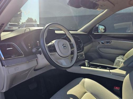 2023 Volvo XC90 B6 Plus 7-Seater