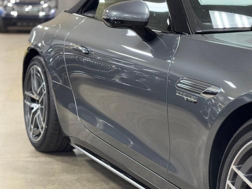 2025 Mercedes-Benz AMG SL 63 Base