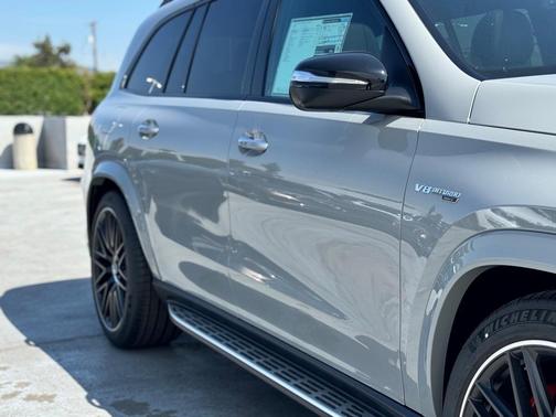 2025 Mercedes-Benz AMG GLS 63 Base