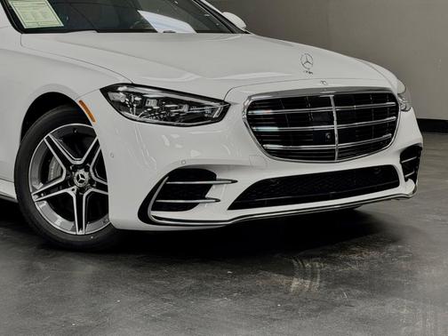 Moonlight White 2024 Mercedes-Benz S-Class S 580 4MATIC