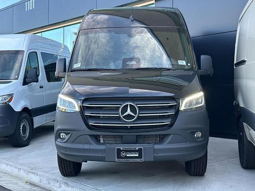 2025 Mercedes-Benz Sprinter 2500 144 WB Standard Roof Passenger