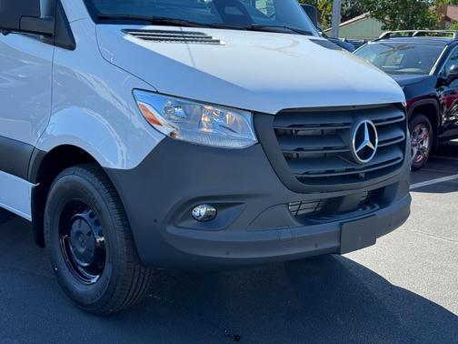 2025 Mercedes-Benz Sprinter 2500 Standard Roof