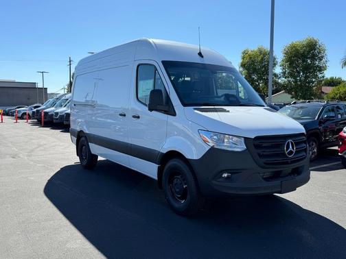 2025 Mercedes-Benz Sprinter 2500 Standard Roof
