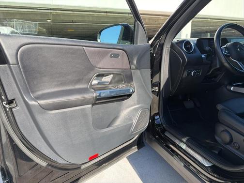 2022 Mercedes-Benz GLB 250 Base