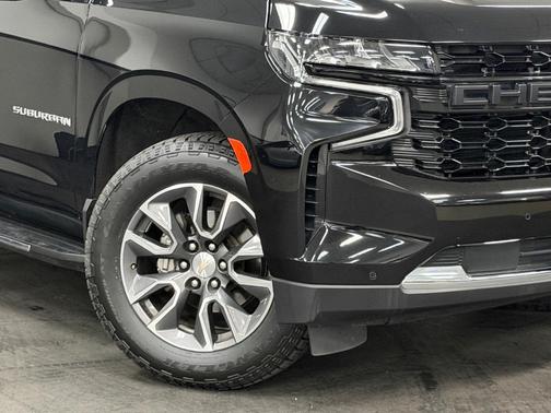 2023 Chevrolet Suburban LS