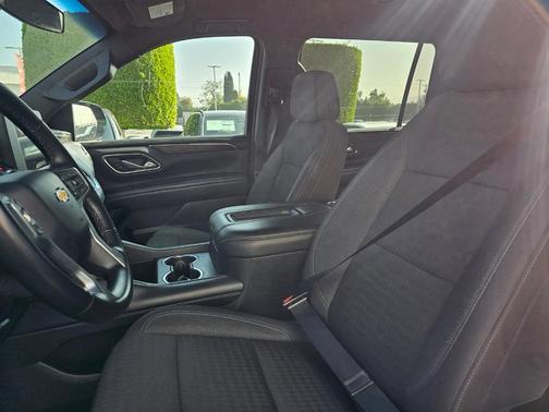 2023 Chevrolet Suburban LS