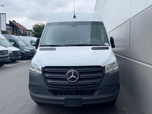 2024 Mercedes-Benz eSprinter 2500 170 WB High Roof Cargo
