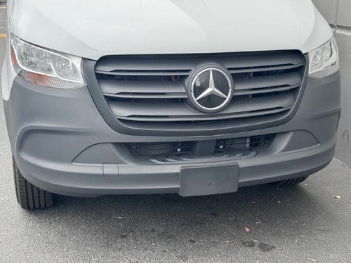 2024 Mercedes-Benz eSprinter 2500 170 WB High Roof Cargo