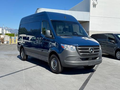 2025 Mercedes-Benz Sprinter 2500