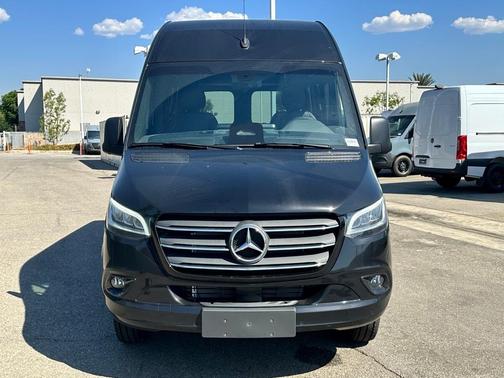 2025 Mercedes-Benz Sprinter 3500 144 WB Standard Roof Cargo