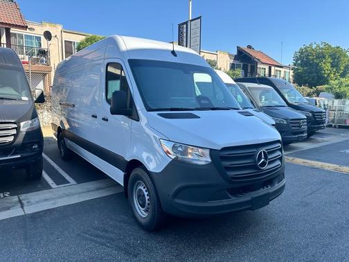 2025 Mercedes-Benz Sprinter 2500 High Roof