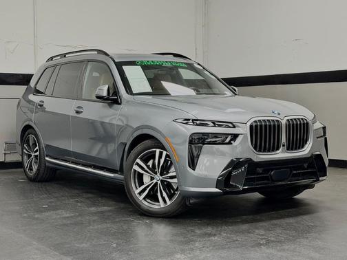 Gray Metallic 2023 BMW X7 xDrive40i