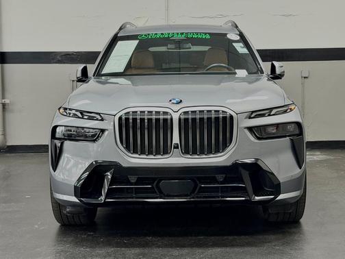 Gray Metallic 2023 BMW X7 xDrive40i