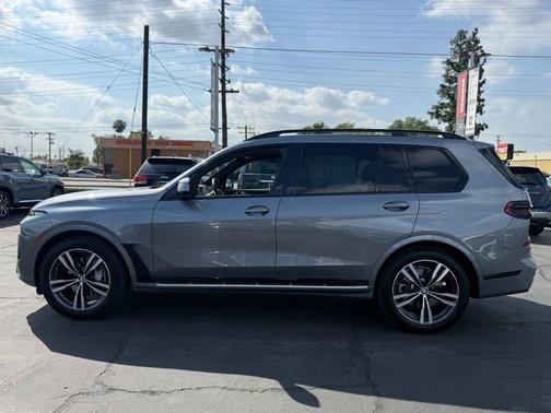 Gray Metallic 2023 BMW X7 xDrive40i