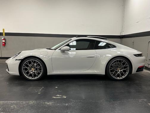 2023 Porsche 911 Carrera