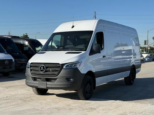 2025 Mercedes-Benz Sprinter 3500 High Roof