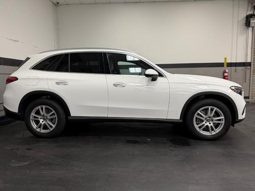 2025 Mercedes-Benz GLC 300 Base