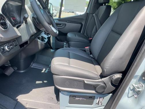 2025 Mercedes-Benz Sprinter 2500 High Roof