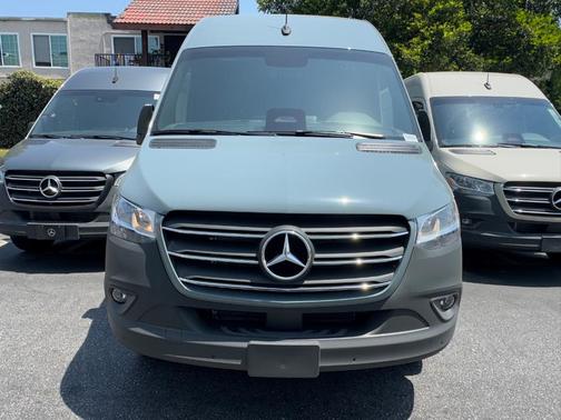 2025 Mercedes-Benz Sprinter 2500 High Roof