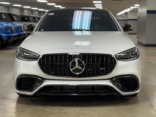 2024 Mercedes-Benz AMG S 63 E Base