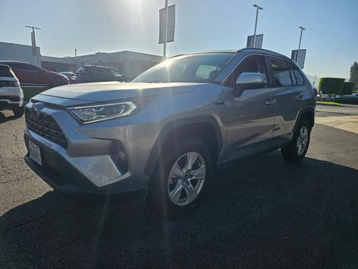 2021 Toyota RAV4 Hybrid XLE