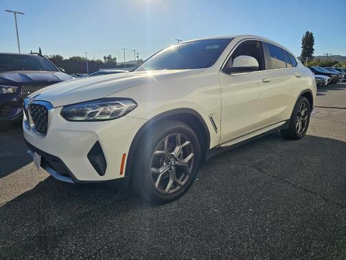 2023 BMW X4 xDrive30i