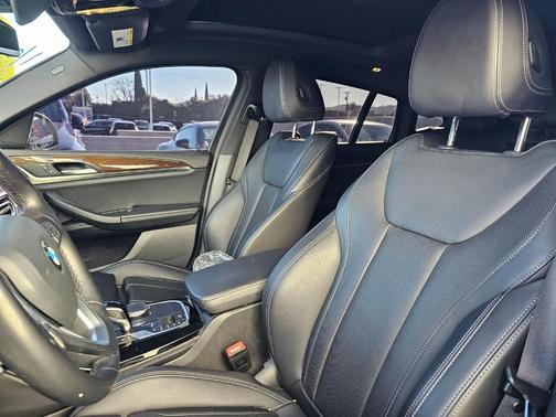 2023 BMW X4 xDrive30i