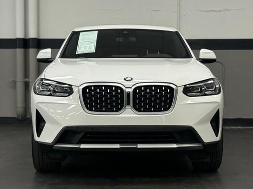 2023 BMW X4 xDrive30i