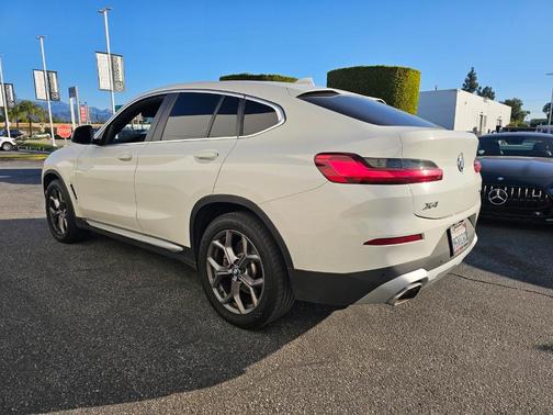 2023 BMW X4 xDrive30i