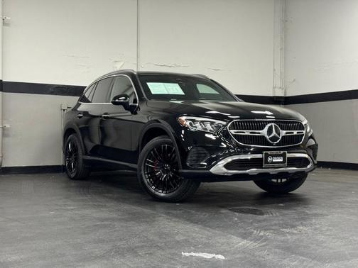 Black 2025 Mercedes-Benz GLC 300 Base