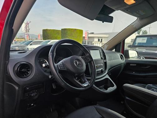 2023 Mercedes-Benz Metris Base