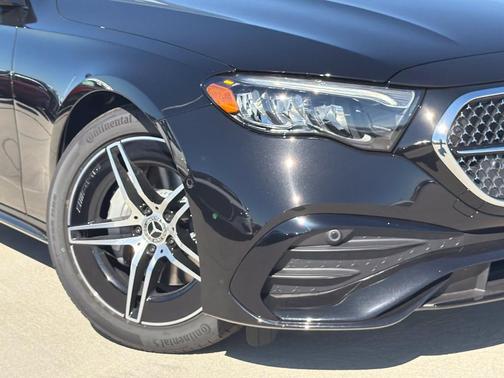 Obsidian Black 2027 Mercedes-Benz E-Class 350