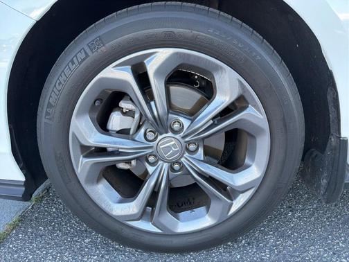 Platinum White Pearl 2023 Honda Accord EX