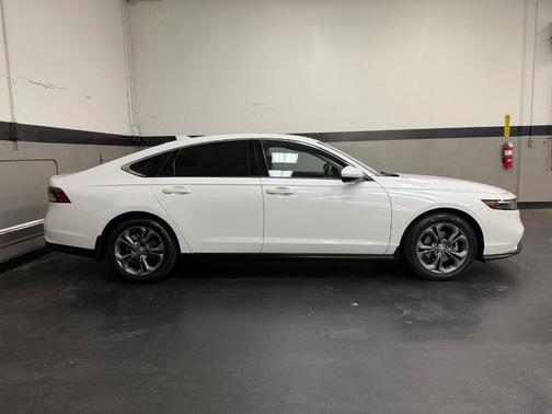 Platinum White Pearl 2023 Honda Accord EX