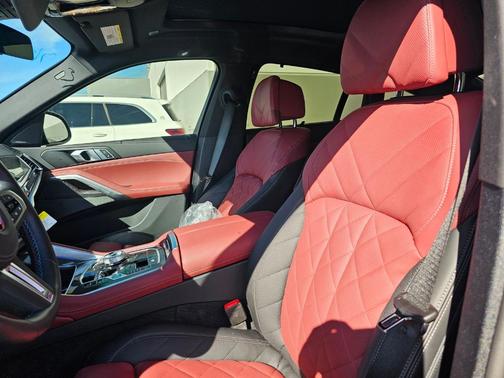 2026 BMW X6 M60i