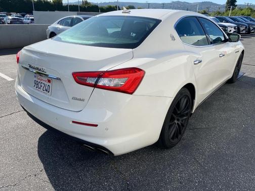 Bianco 2018 Maserati Ghibli Base