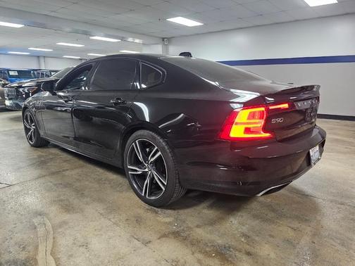 2020 Volvo S90 Recharge Plug-In Hybrid T8 R-Design