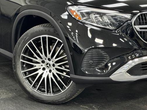 2026 Mercedes-Benz GLC 300 Base