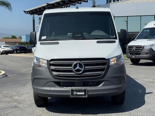 2025 Mercedes-Benz Sprinter 2500 Standard Roof