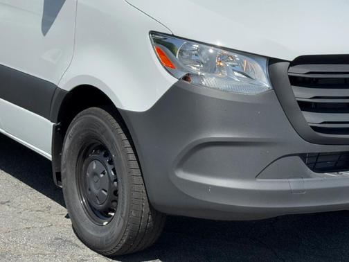2025 Mercedes-Benz Sprinter 2500 Standard Roof