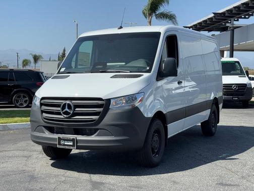2025 Mercedes-Benz Sprinter 2500 Standard Roof