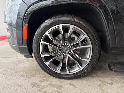 2022 Jeep Grand Wagoneer Series III