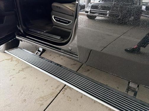 2022 Jeep Grand Wagoneer Series III